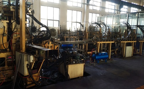 江汉带锯条生产现场图2 江汉带锯条生产现场图2